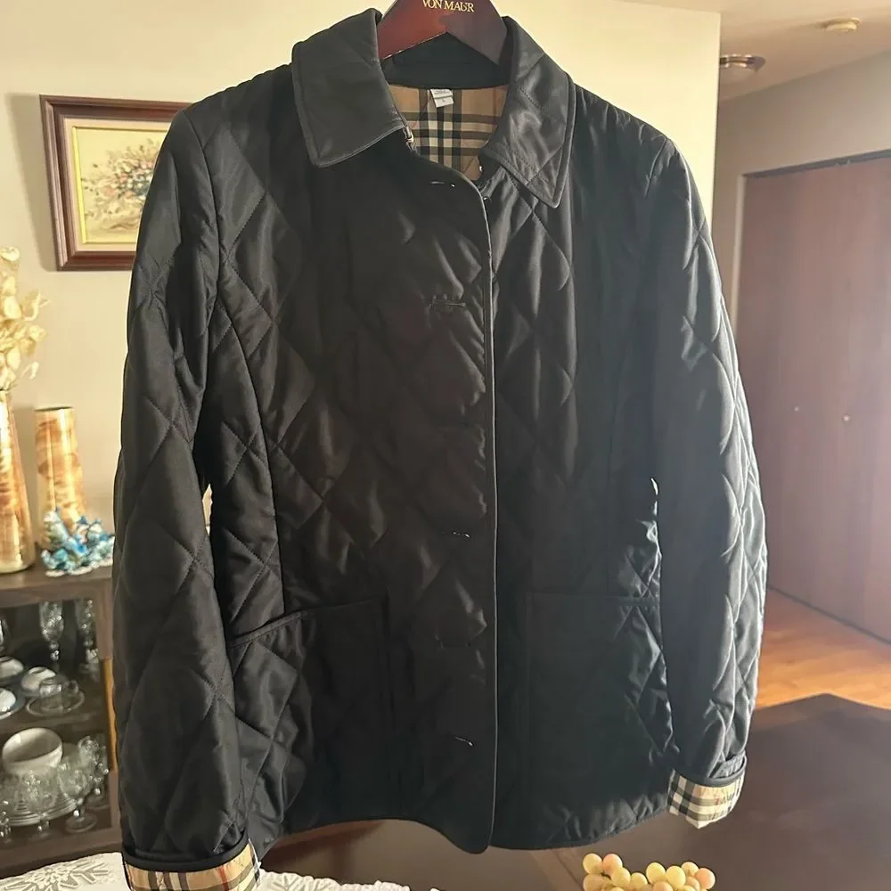 Burberry Black Utility Jacket with Quilted Design - Picture 6 of 10